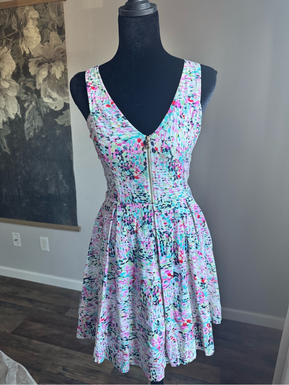 Guess Multicolor V-Neck Fit & Flare Dress with Front Zip